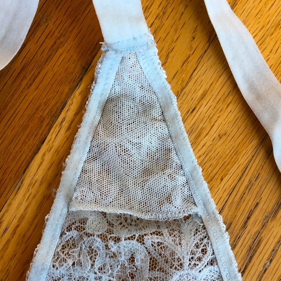 VICTORIA’S SECRET Garter Belt and G string - NWT - Picture 10 of 12